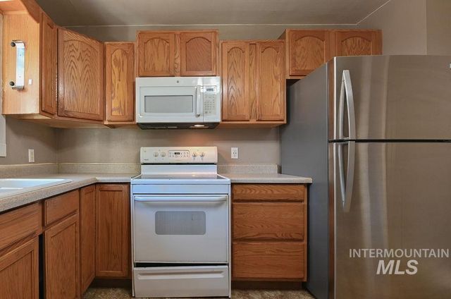 173 NW 7th Ave, Ontario, OR 97914