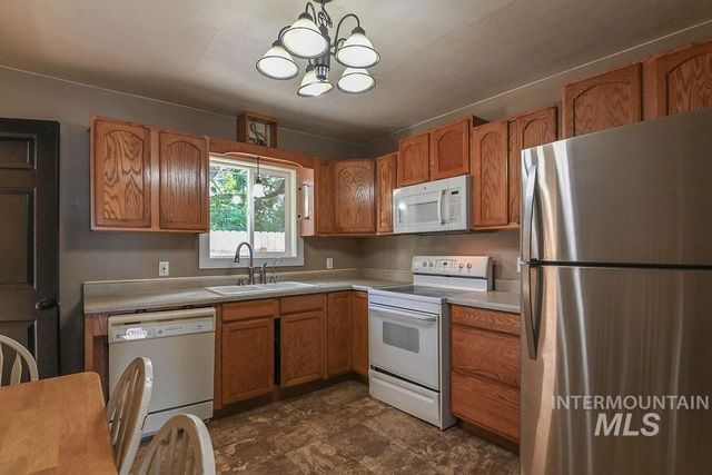 173 NW 7th Ave, Ontario, OR 97914