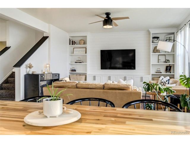 22521 E Radcliff Dr, Aurora, CO 80015