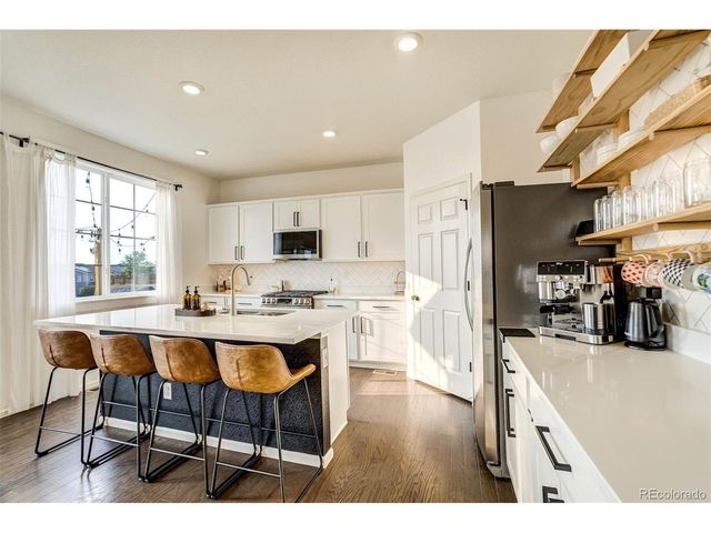 22521 E Radcliff Dr, Aurora, CO 80015