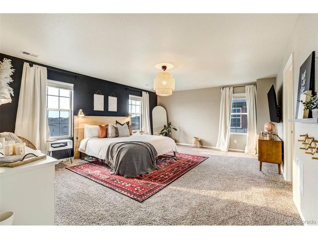 22521 E Radcliff Dr, Aurora, CO 80015