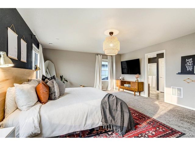 22521 E Radcliff Dr, Aurora, CO 80015