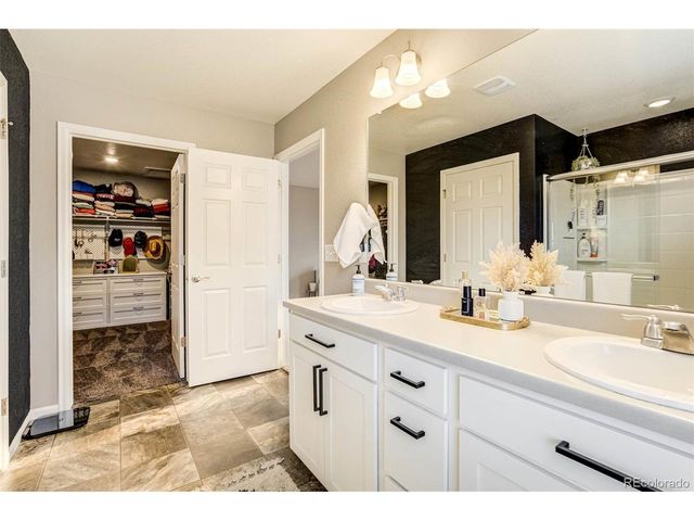 22521 E Radcliff Dr, Aurora, CO 80015