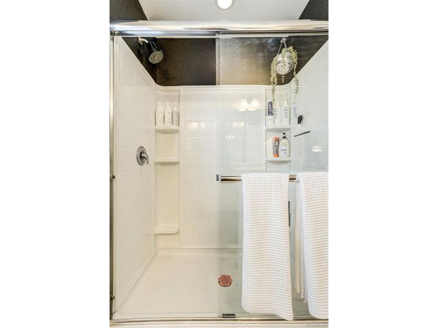 22521 E Radcliff Dr, Aurora, CO 80015