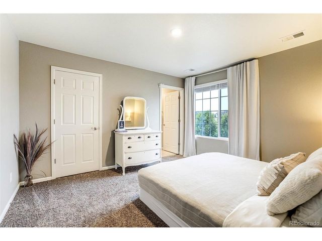 22521 E Radcliff Dr, Aurora, CO 80015