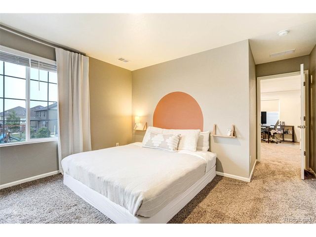 22521 E Radcliff Dr, Aurora, CO 80015