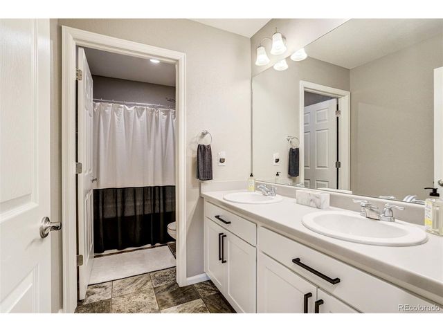 22521 E Radcliff Dr, Aurora, CO 80015