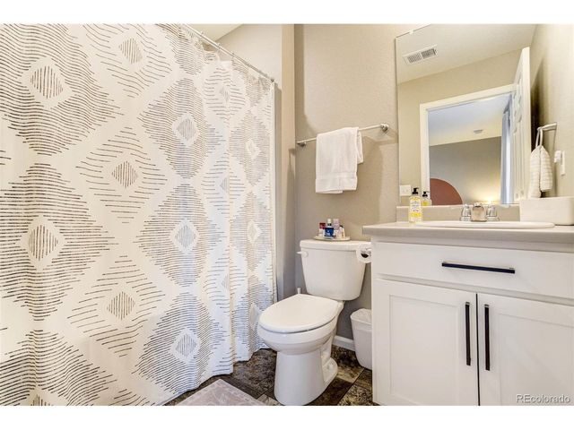 22521 E Radcliff Dr, Aurora, CO 80015