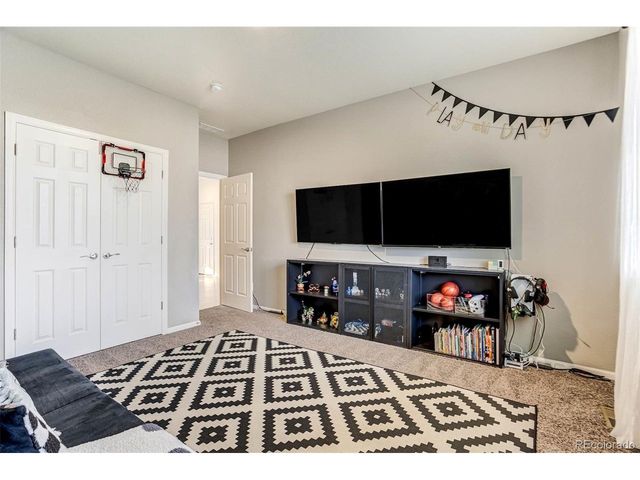 22521 E Radcliff Dr, Aurora, CO 80015
