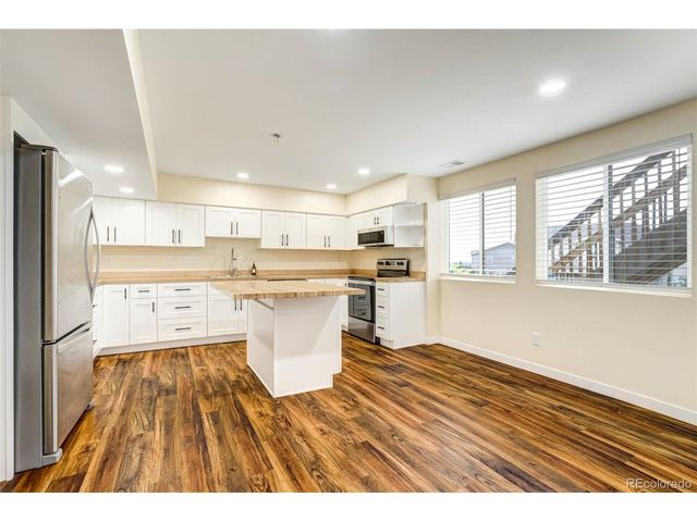 22521 E Radcliff Dr, Aurora, CO 80015