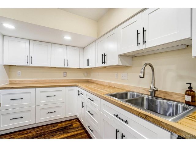 22521 E Radcliff Dr, Aurora, CO 80015
