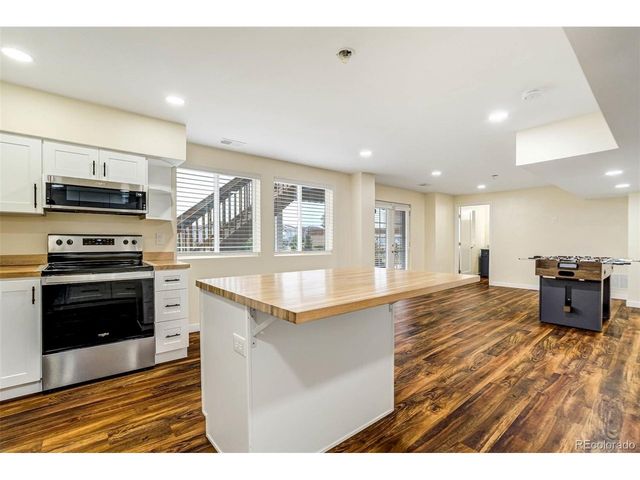 22521 E Radcliff Dr, Aurora, CO 80015
