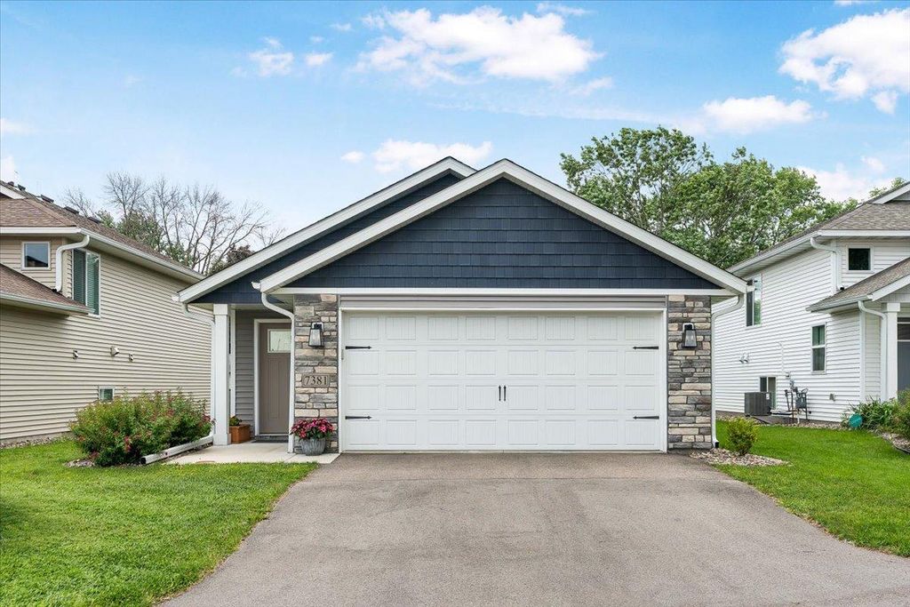 7381 Degrio Way, Inver Grove Heights, MN 55076 — exterior