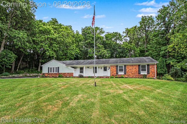 6440 Grand Circle Drive, Genoa Township, MI 48116