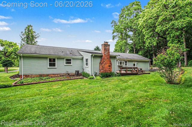 6440 Grand Circle Drive, Genoa Township, MI 48116