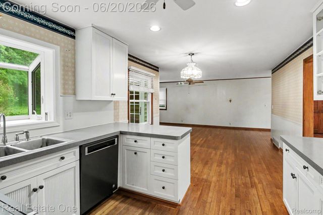 6440 Grand Circle Drive, Genoa Township, MI 48116