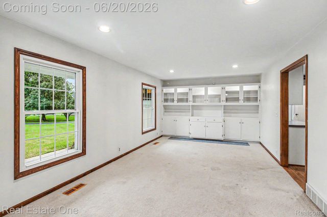 6440 Grand Circle Drive, Genoa Township, MI 48116