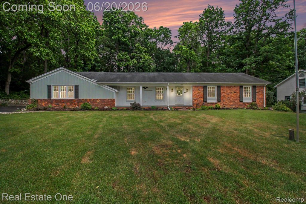 6440 Grand Circle Drive, Genoa Township, MI 48116