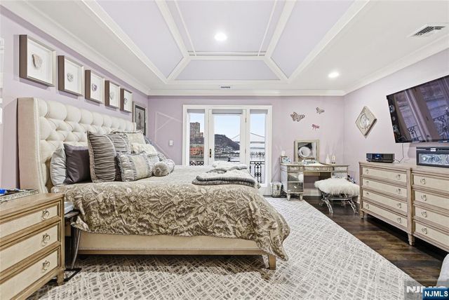 119 Hudson Cove, Edgewater, NJ 07020