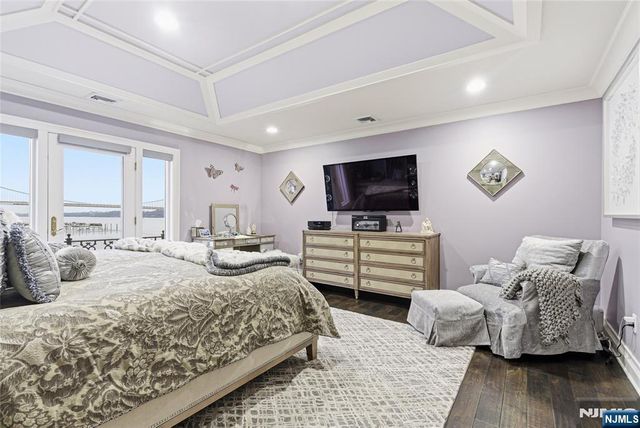 119 Hudson Cove, Edgewater, NJ 07020