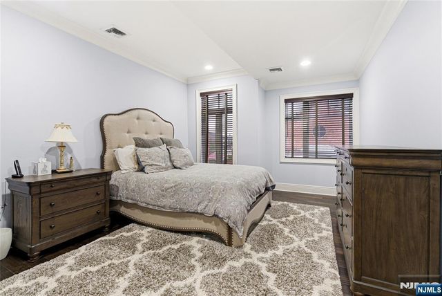 119 Hudson Cove, Edgewater, NJ 07020