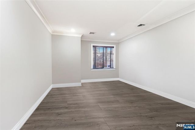 119 Hudson Cove, Edgewater, NJ 07020