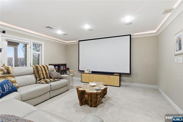 119 Hudson Cove, Edgewater, NJ 07020