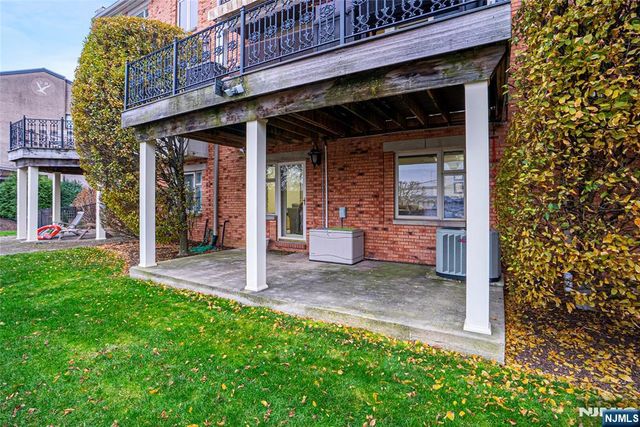 119 Hudson Cove, Edgewater, NJ 07020