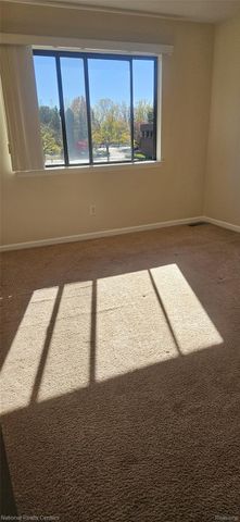 6323 Potomac Circle, West Bloomfield Charter Township, MI 48322