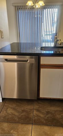 6323 Potomac Circle, West Bloomfield Charter Township, MI 48322