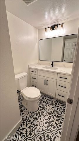 1472 Camelot Drive, Corona, CA 92882