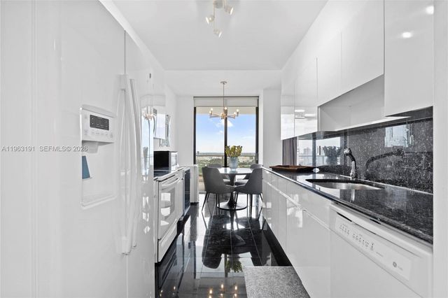 19500 Turnberry Way 20-C, Aventura, FL 33180