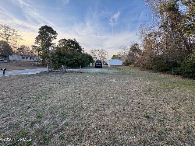 113 Moores Landing Road, Hampstead, NC 28443