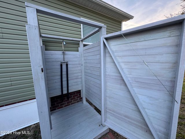 113 Moores Landing Road, Hampstead, NC 28443