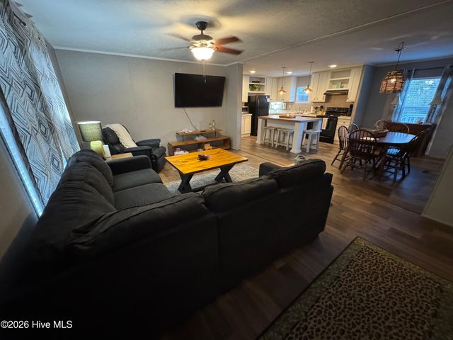 113 Moores Landing Road, Hampstead, NC 28443