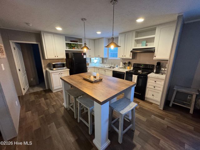 113 Moores Landing Road, Hampstead, NC 28443