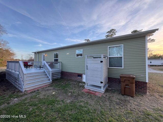 113 Moores Landing Road, Hampstead, NC 28443