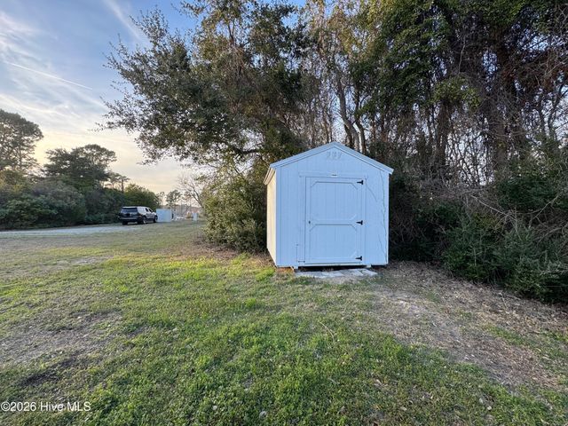 113 Moores Landing Road, Hampstead, NC 28443