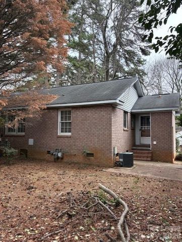 2929 Amity Garden Court, Charlotte, NC 28205