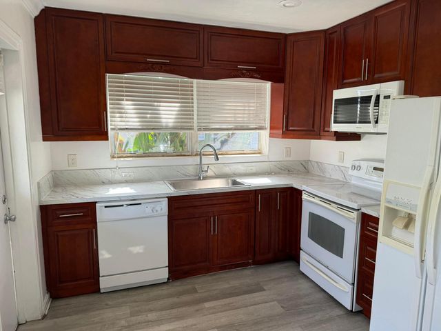 108 SE 10th Avenue Front, Pompano Beach, FL 33060