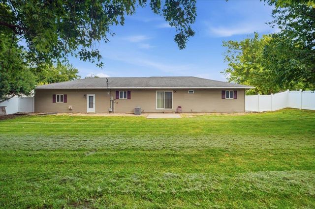 1002 7th Street, Eldora, IA 50627