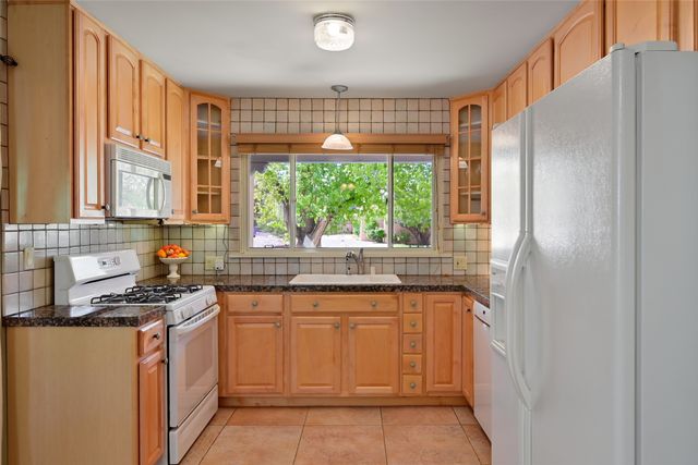 1929 San Ildefonso, Santa Fe, NM 87505