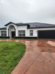 814 Rue Labeau CIR, Fort Myers, FL 33913