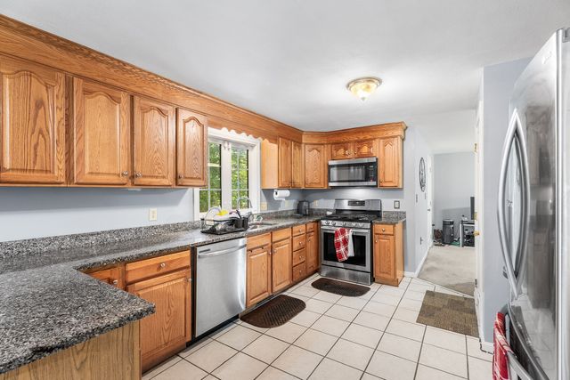 245 Hampstead St, Methuen, MA 01844
