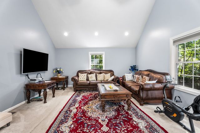 245 Hampstead St, Methuen, MA 01844