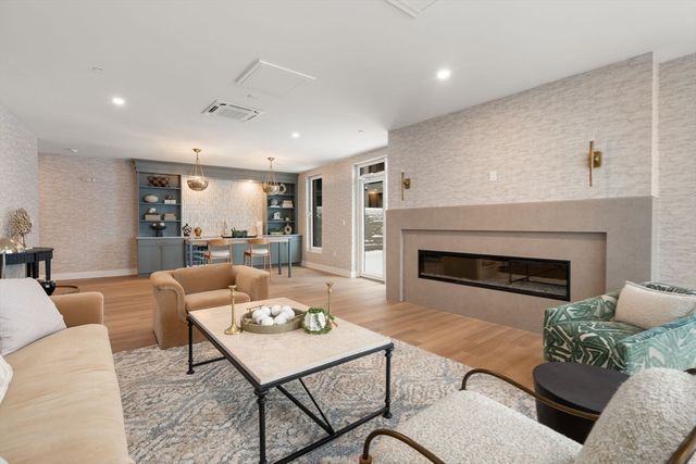 40 Soldiers Field Place 211, Boston, MA 02135