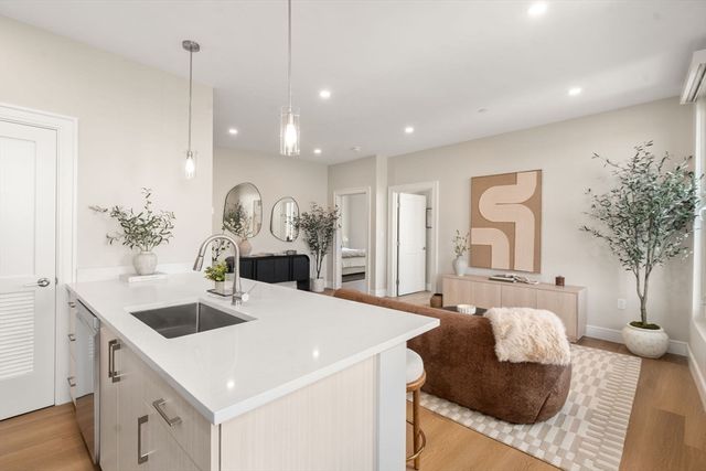 40 Soldiers Field Place 211, Boston, MA 02135