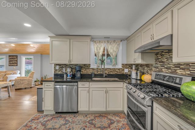 3059 Syracuse Street, Dearborn, MI 48124
