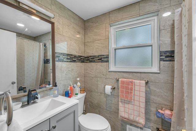 3059 Syracuse Street, Dearborn, MI 48124