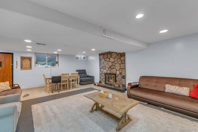 3059 Syracuse Street, Dearborn, MI 48124